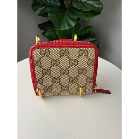 💎✨Authentic Gucci Bi-Fold Wallet Red - Picture 2 of 5